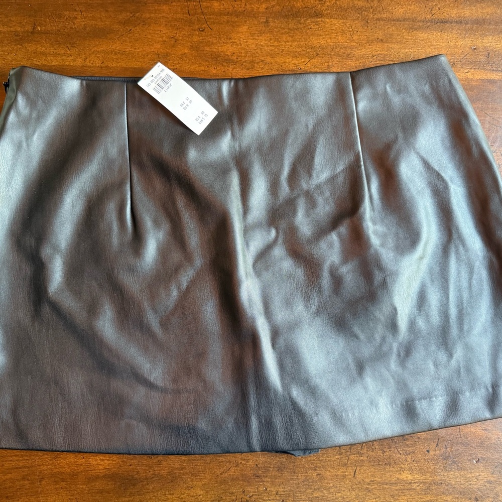 A&F Scarlett Vegan Leather Mini Skort